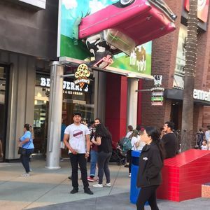 Meet your Posher, Gabriel